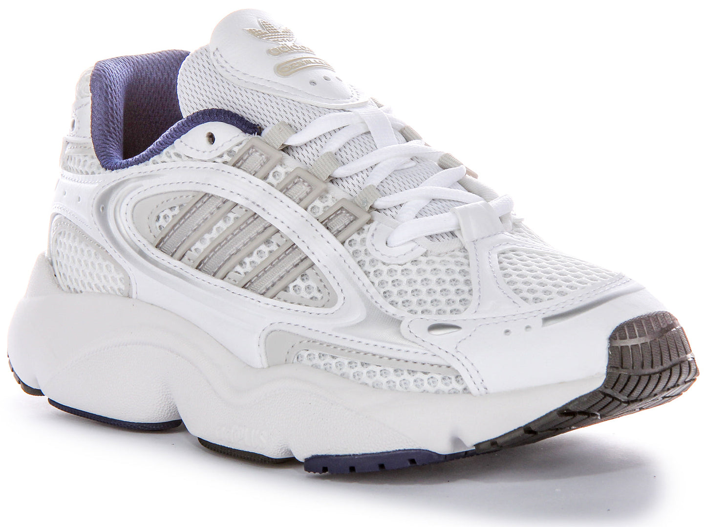 Chaussures de sport en mesh pour femme Adidas 90s Design Adiplus avec amorti en blanc