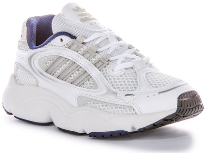 Chaussures de sport en mesh pour femme Adidas 90s Design Adiplus avec amorti en blanc
