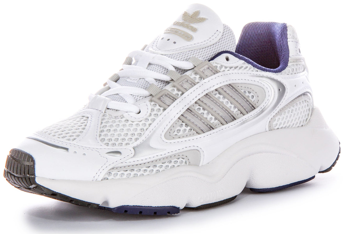Chaussures de sport en mesh pour femme Adidas 90s Design Adiplus avec amorti en blanc